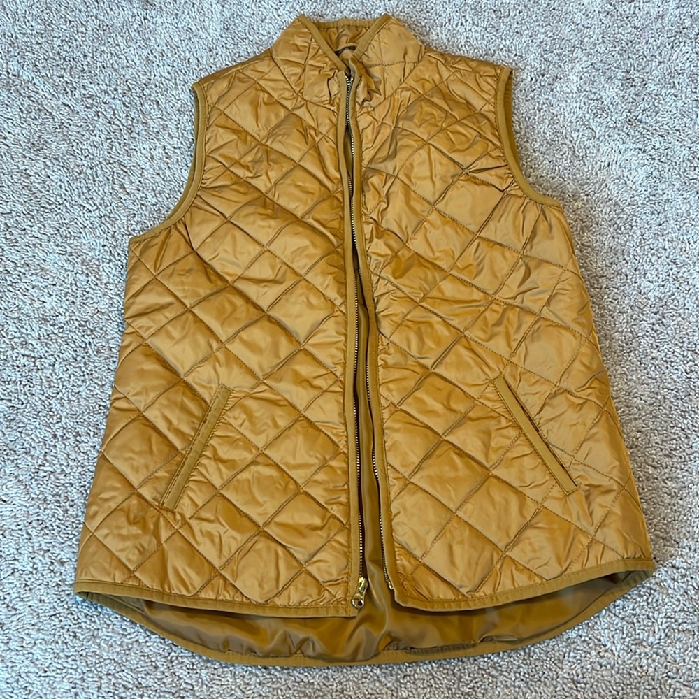 Old Navy women’s sleeveless vest, size small